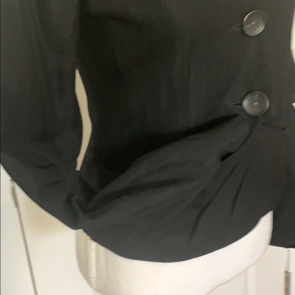 Development by Erica Davies black jacket - Picture 4 of 6